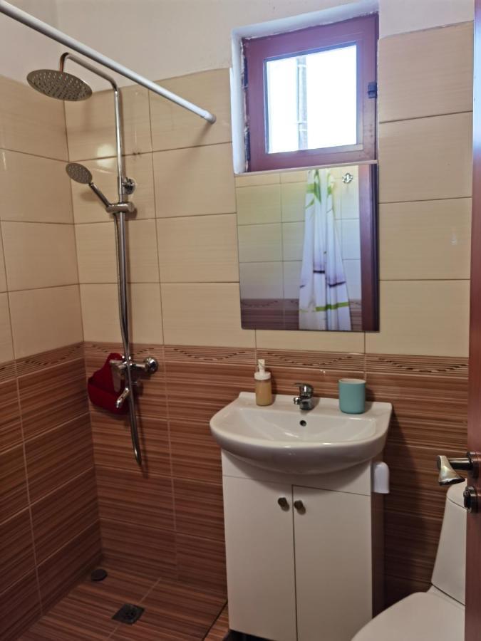 Guest House Yana Turkasheni Ngoại thất bức ảnh