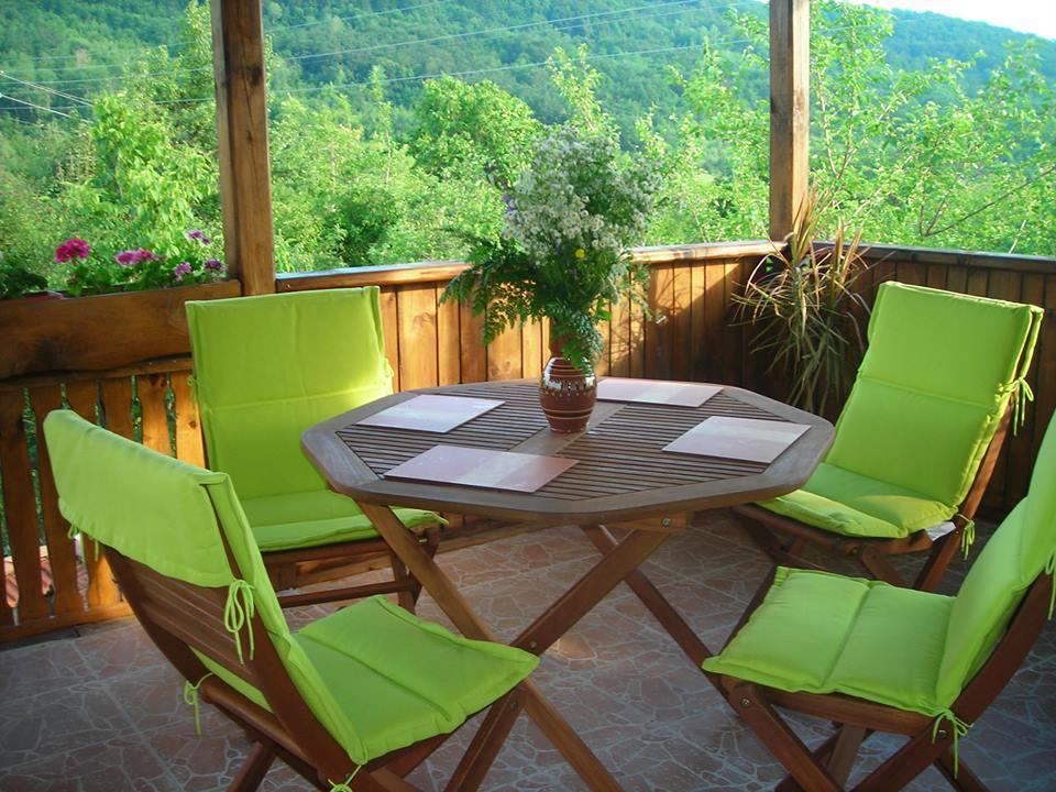 Guest House Yana Turkasheni Ngoại thất bức ảnh