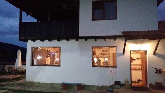Guest House Yana Turkasheni Ngoại thất bức ảnh