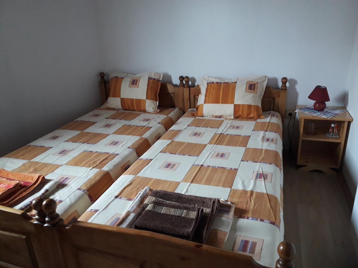 Guest House Yana Turkasheni Ngoại thất bức ảnh