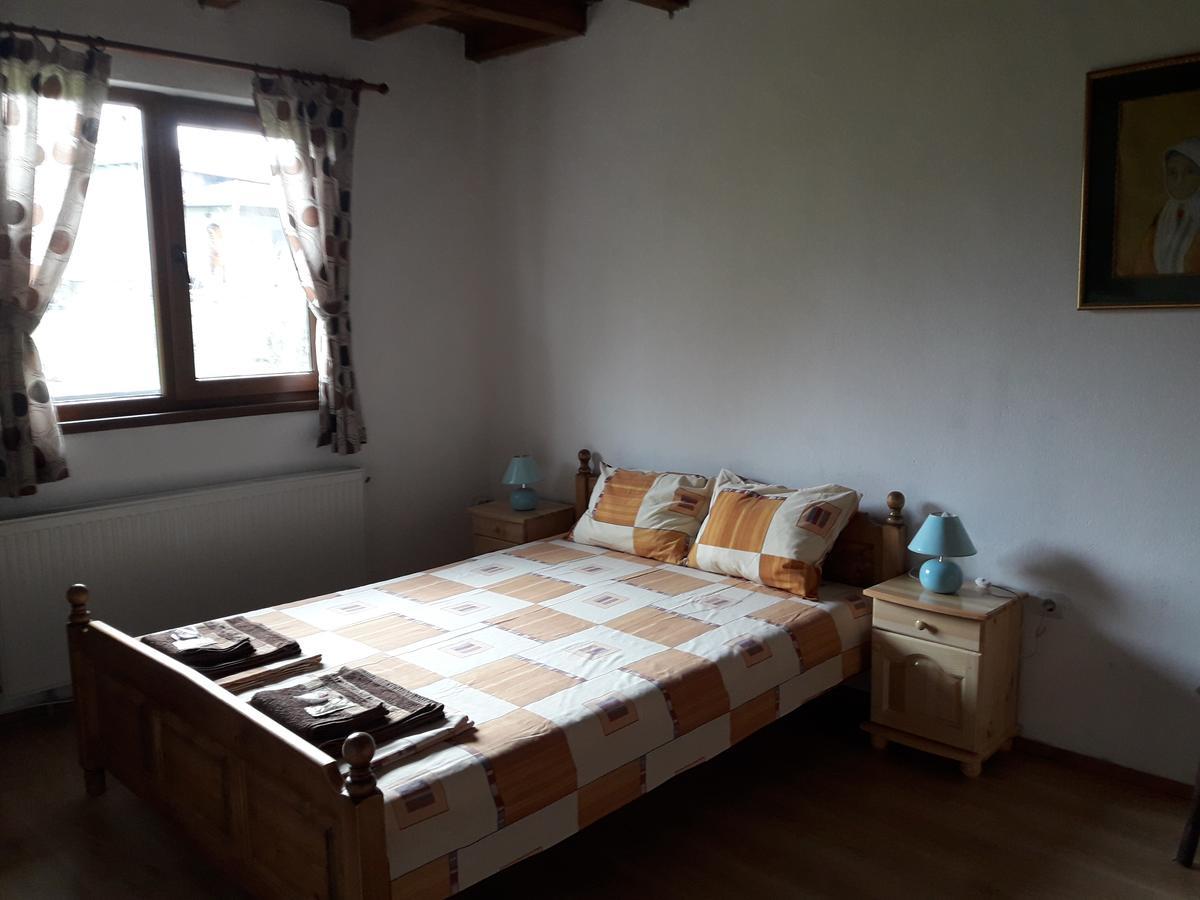 Guest House Yana Turkasheni Ngoại thất bức ảnh