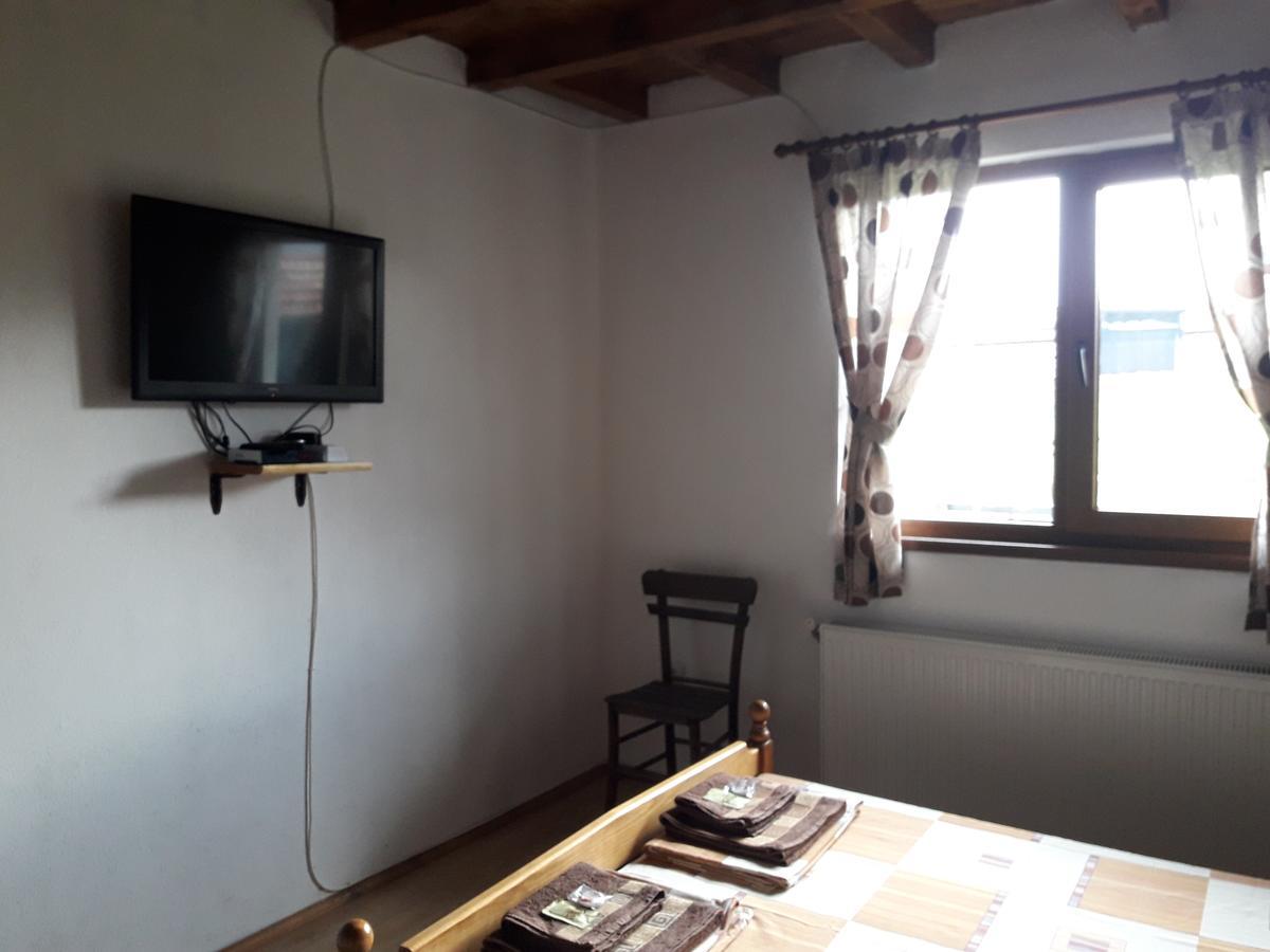 Guest House Yana Turkasheni Ngoại thất bức ảnh