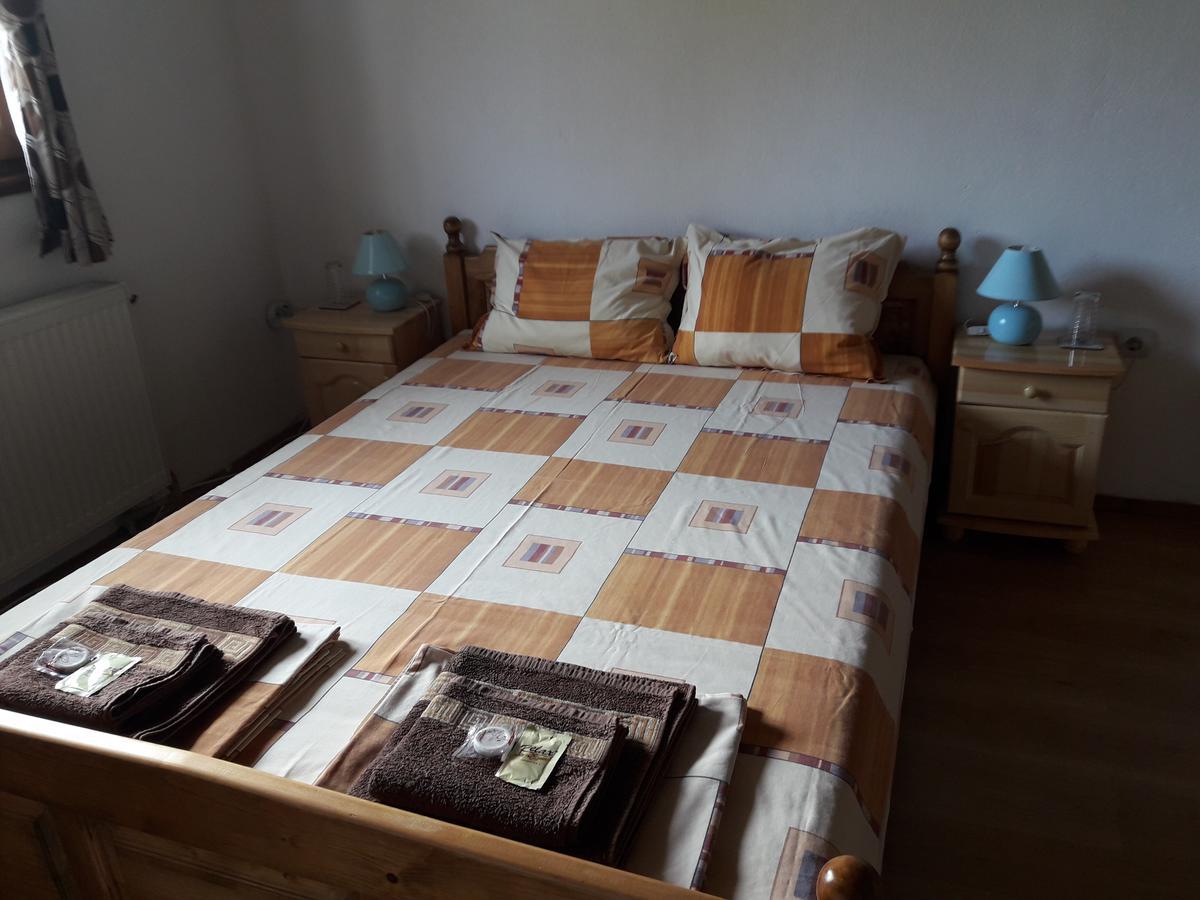 Guest House Yana Turkasheni Ngoại thất bức ảnh